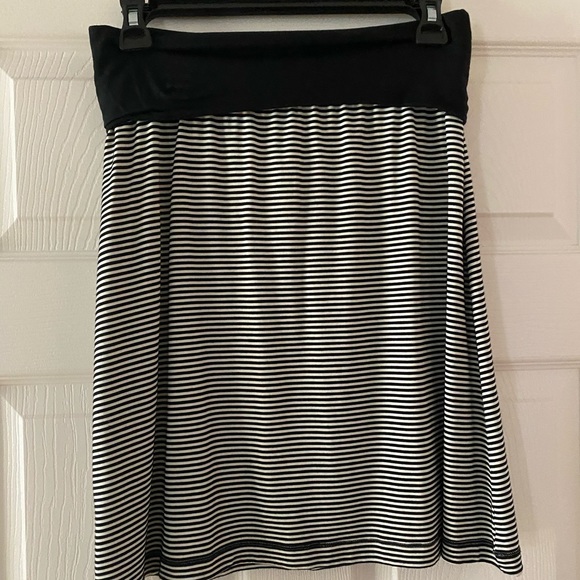Max Studio Dresses & Skirts - Max Studio black and white mini skirt